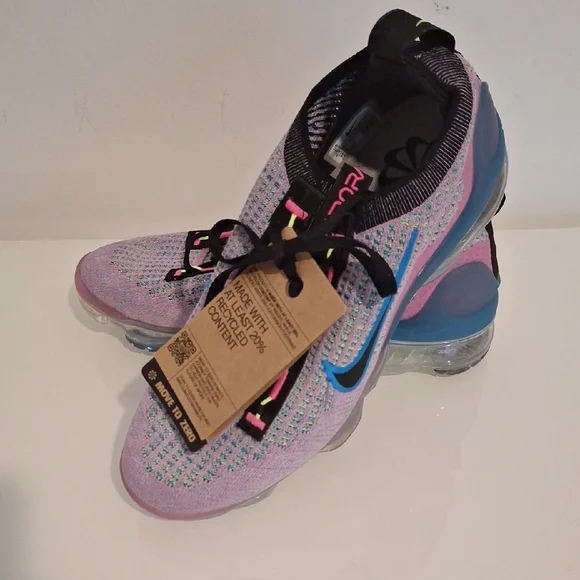 Nike Air Vapor Max Sneakers - Picture 5 of 7